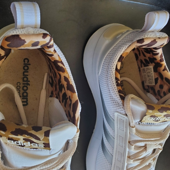 Beautiful Adidas Cloudfoam Size 6.5/38 - Picture 4 of 10